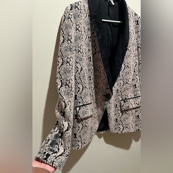 Free People Jacquard Snakeskin Tuxedo Jacket Tapestry Blazer Size XS - Picture 7 of 7